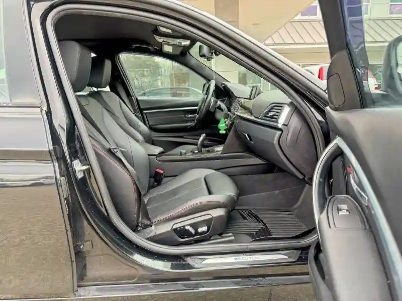 WBA8E1C55JA755929 2018 BMW 3 SERIES-4