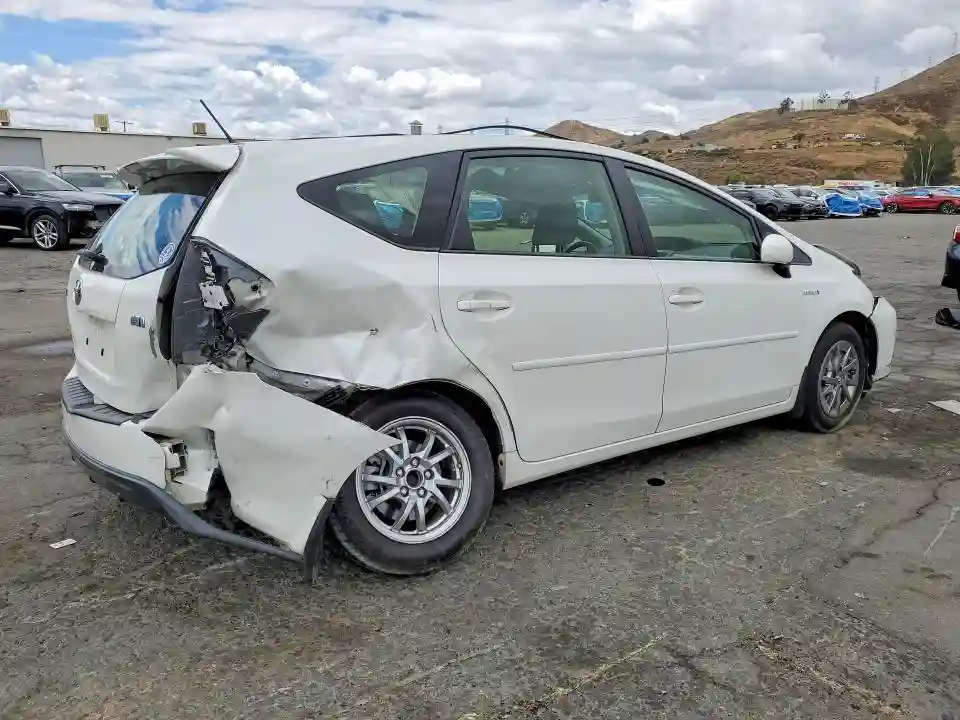 JTDZN3EU0FJ026302 2015 TOYOTA PRIUS-2