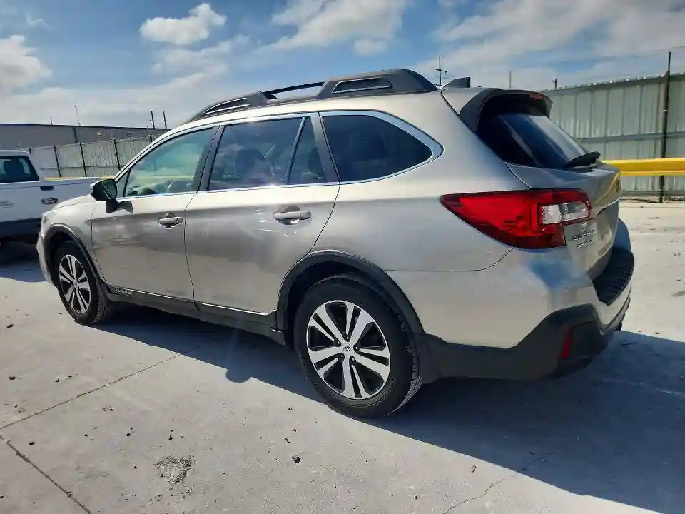 4S4BSANC5J3238336 2018 SUBARU OUTBACK-1