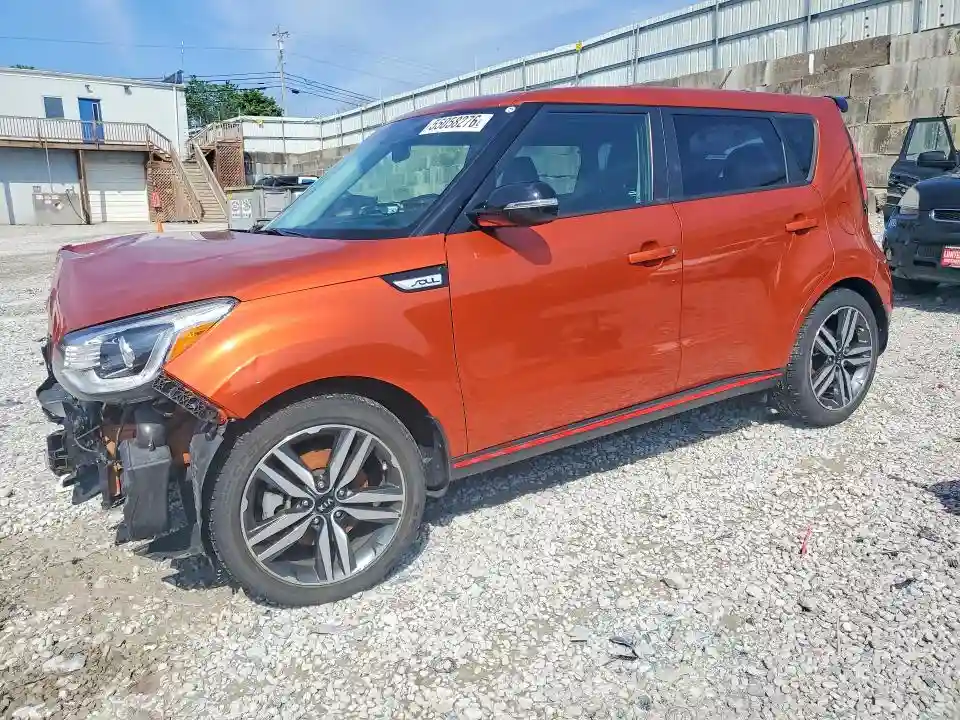 KNDJX3AA4J7586106 2018 KIA SOUL-0