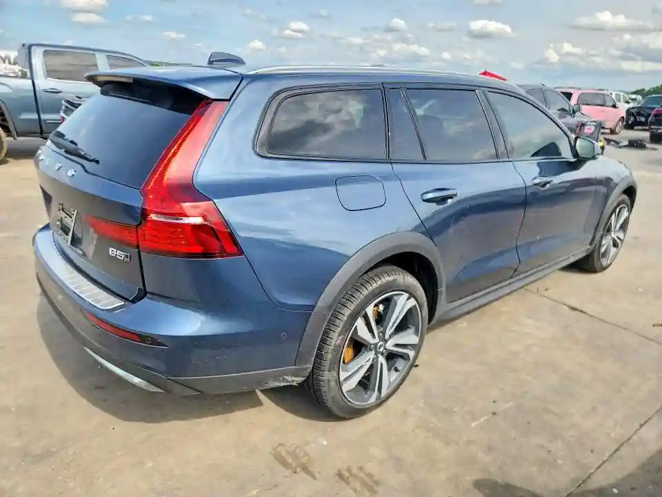 YV4L12WK9T2174007 2026 VOLVO V60-2