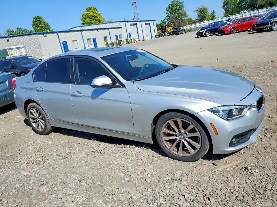 WBA8E5G57JNU47185 2018 BMW 3 SERIES-3