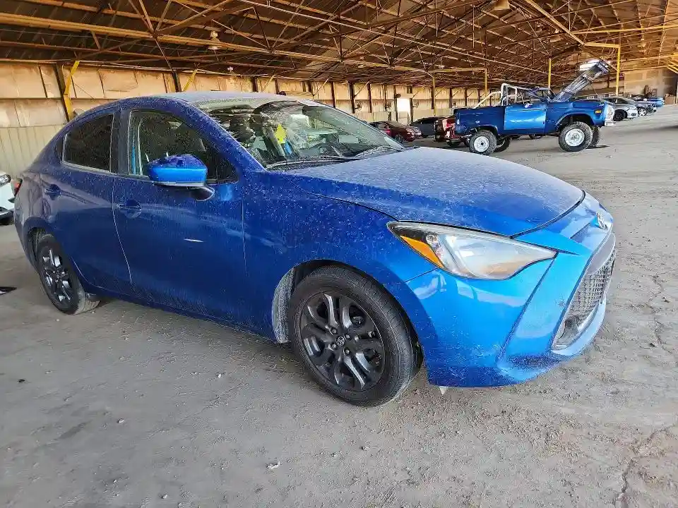 3MYDLBYV7KY521716 2019 TOYOTA YARIS-3