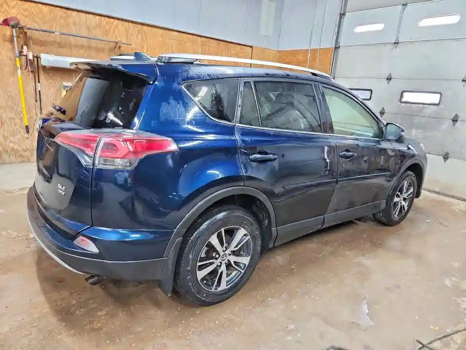 JTMRFREV6JD243191 2018 TOYOTA RAV4-2