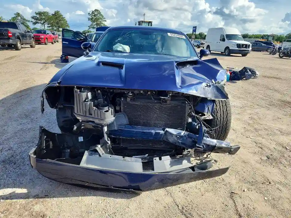 2C3CDZBT8HH627196 2017 DODGE CHALLENGER-4