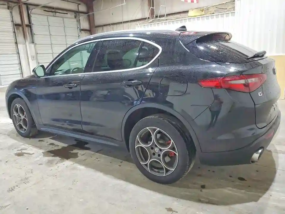 ZASFAKAN3J7C07432 2018 ALFA ROMEO STELVIO-1