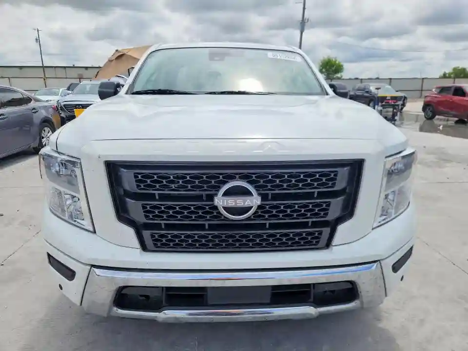 1N6AA1EF1PN107797 2023 NISSAN TITAN-4
