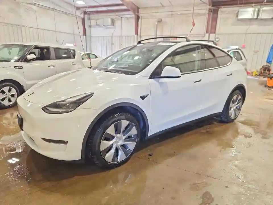 7SAYGDEE9PF714007 2023 TESLA MODEL Y-0