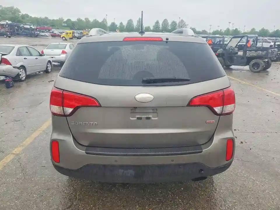 5XYKT4A7XFG557598 2015 KIA SORENTO-5