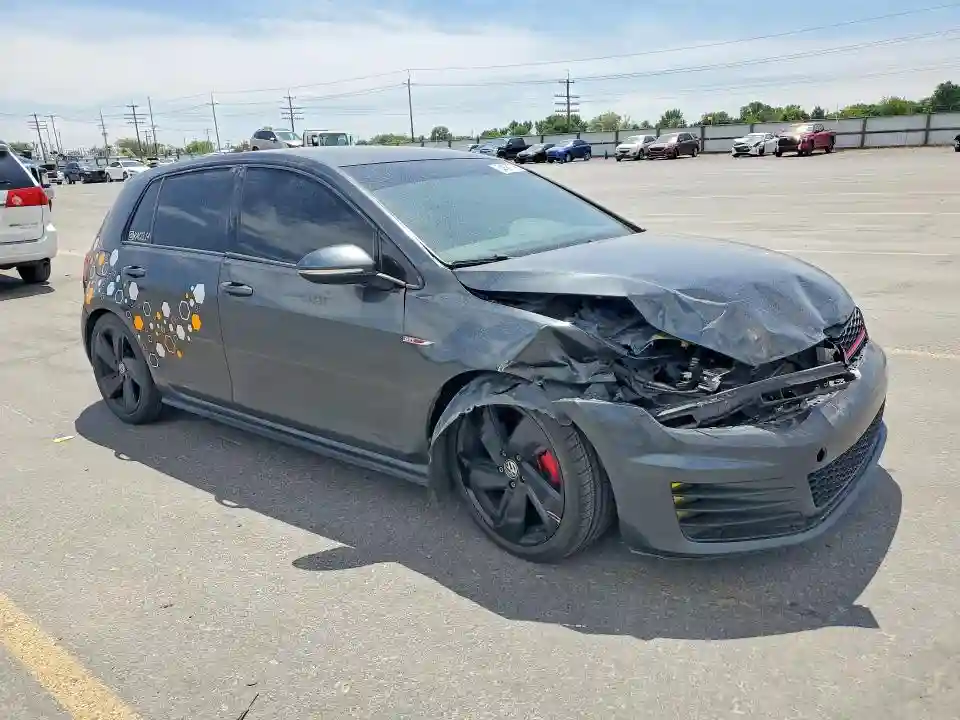 3VW4T7AU7HM074332 2017 VOLKSWAGEN GTI-3