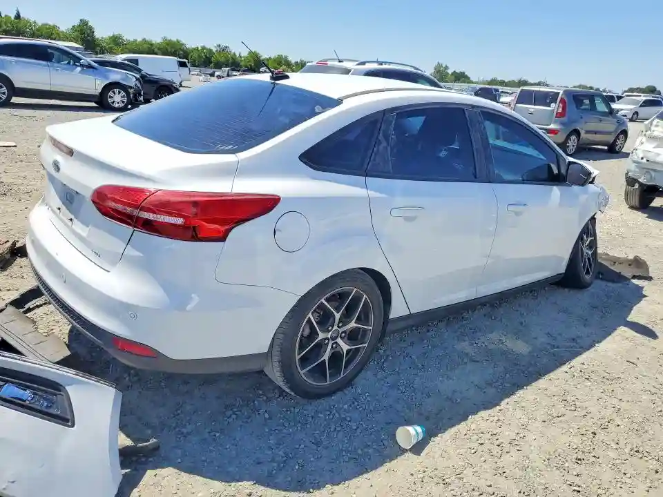 1FADP3H22JL217480 2018 FORD FOCUS-2