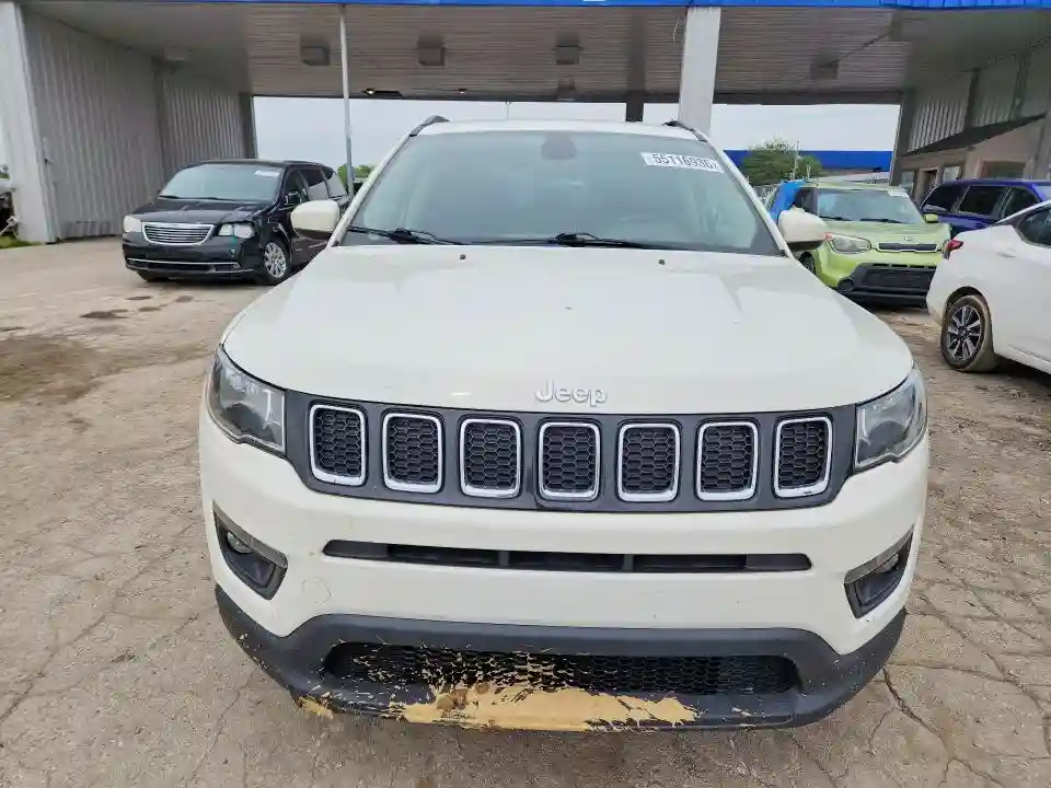 3C4NJDBB5JT423721 2018 JEEP COMPASS-4