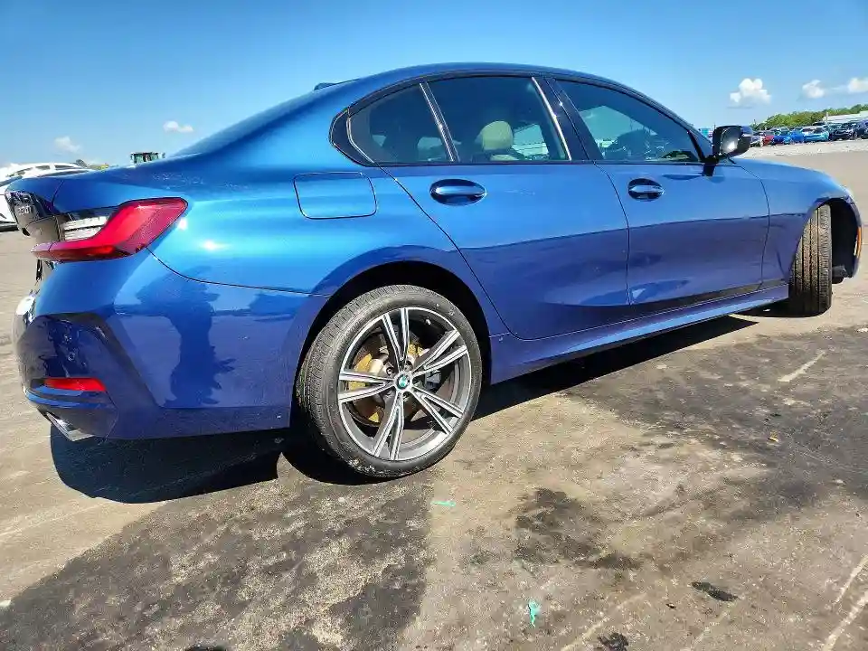 3MW69FF06P8D63281 2023 BMW 3 SERIES-2