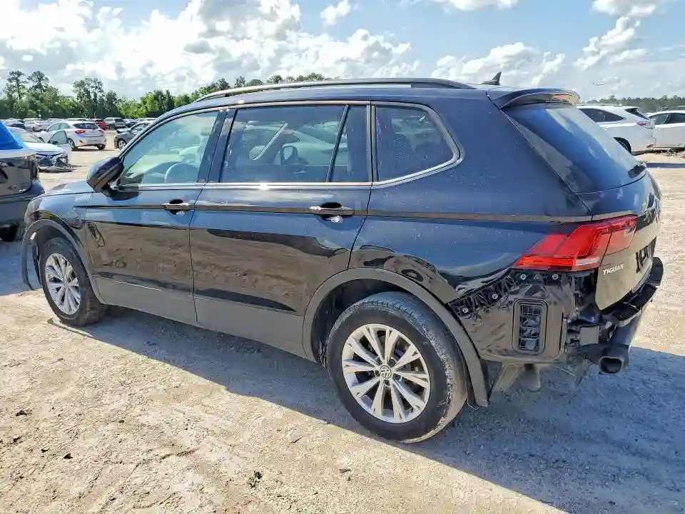 3VV1B7AX1LM013636 2020 VOLKSWAGEN TIGUAN-1