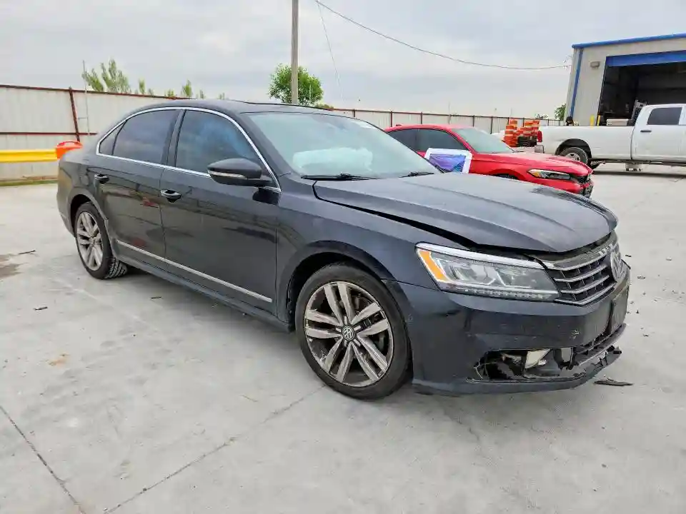 1VWCT7A34HC026551 2017 VOLKSWAGEN PASSAT-3