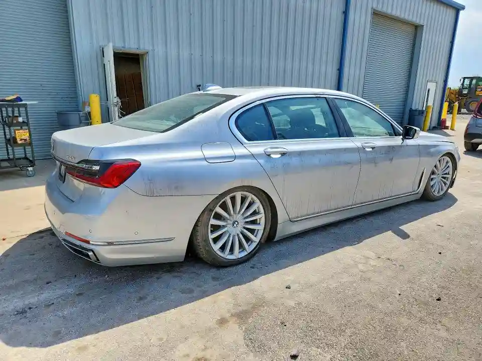 WBA7T2C02LCE39345 2020 BMW 7 SERIES-2