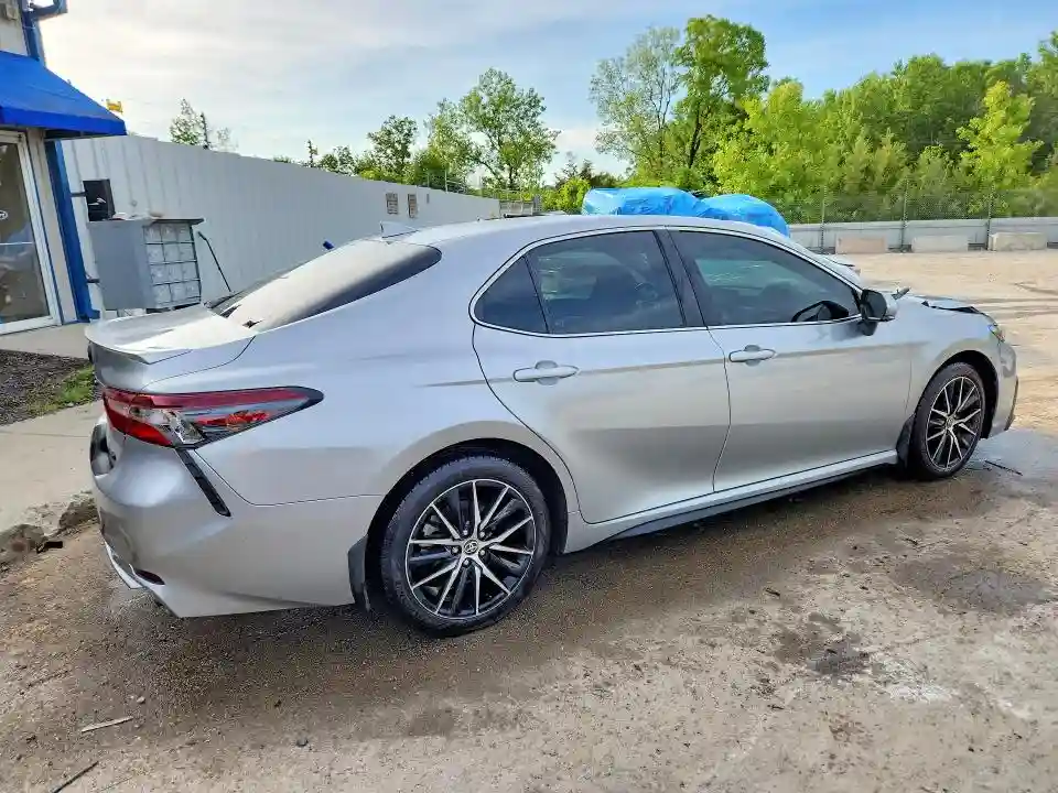 4T1G11AK3MU418502 2021 TOYOTA CAMRY-2