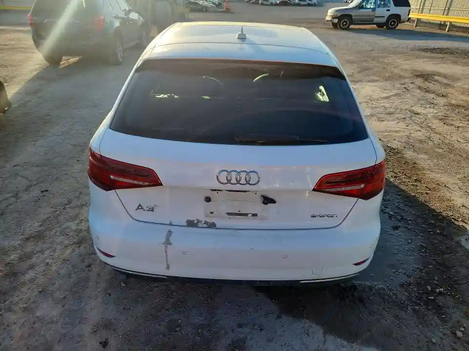 WAUTPBFF8JA062268 2018 AUDI A3-5