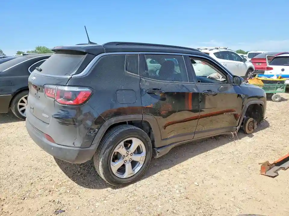 3C4NJDBB9JT116892 2018 JEEP COMPASS-2