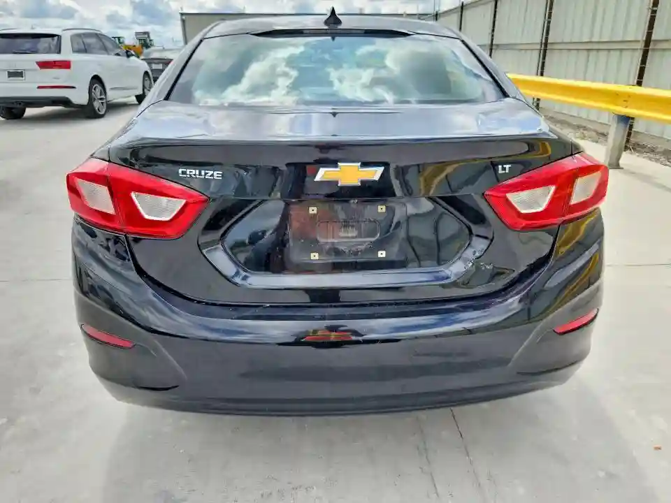 1G1BE5SM6J7170114 2018 CHEVROLET CRUZE-5