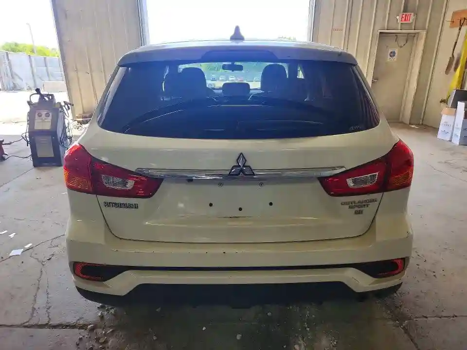 JA4AR3AW6JU025584 2018 MITSUBISHI OUTLANDER-5