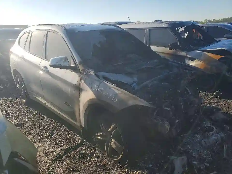 WBXHT3C31H5F80025 2017 BMW X1-3