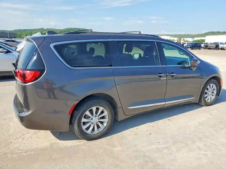 2C4RC1BG0HR757979 2017 CHRYSLER PACIFICA-2