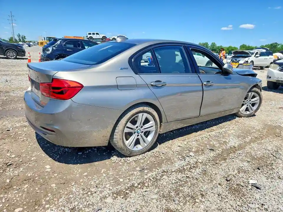 WBA8E1C51GK479526 2016 BMW 3 SERIES-2