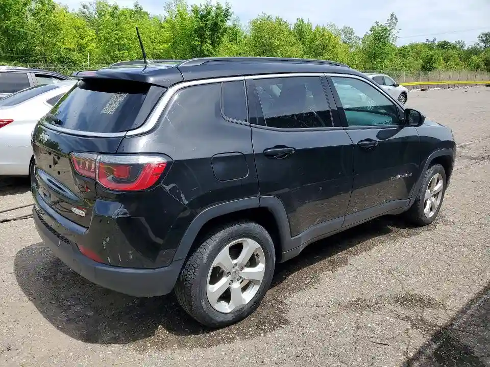 3C4NJCBBXJT339386 2018 JEEP COMPASS-2