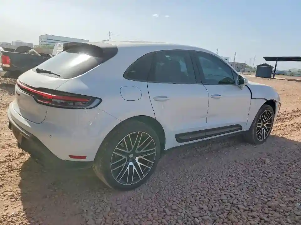 WP1AG2A59NLB20647 2022 PORSCHE MACAN-2
