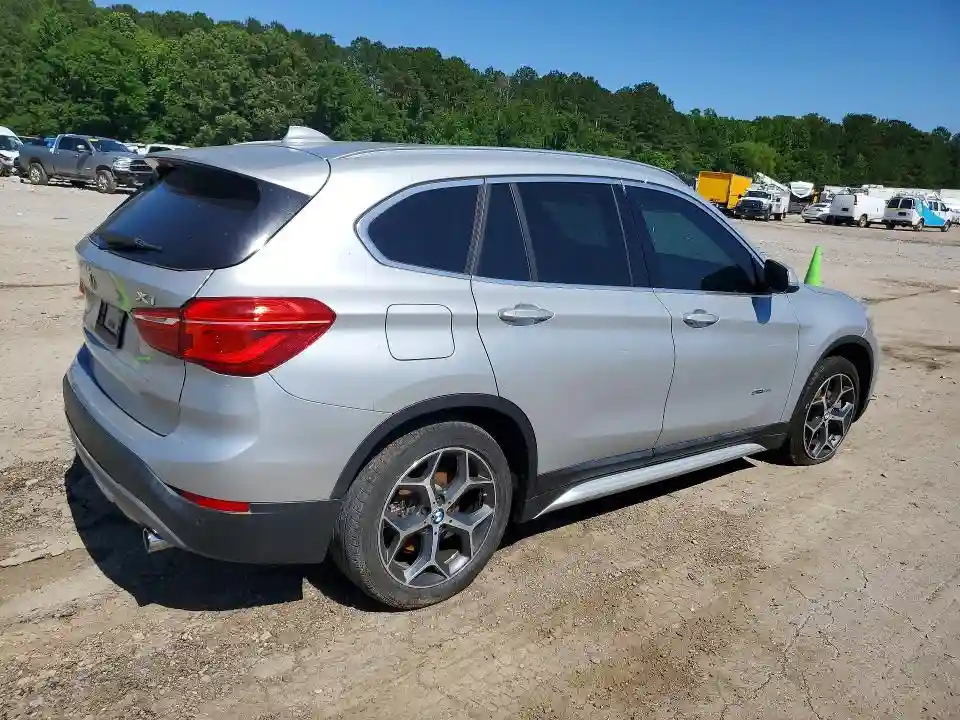WBXHU7C31H5H36309 2017 BMW X1-2