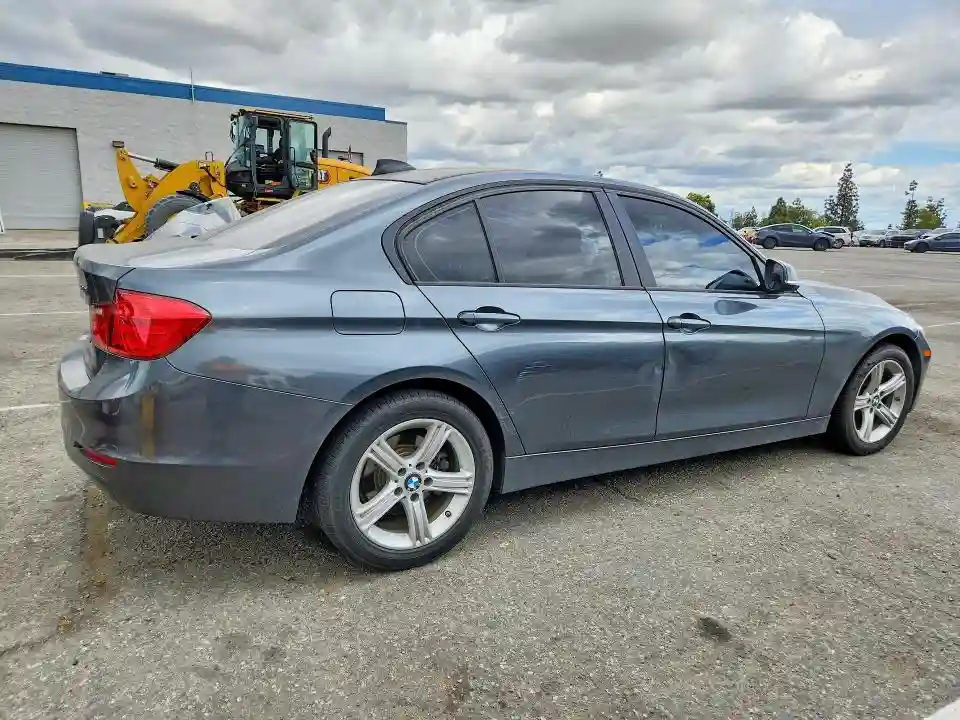 WBA3B1G59FNT04712 2015 BMW 3 SERIES-2
