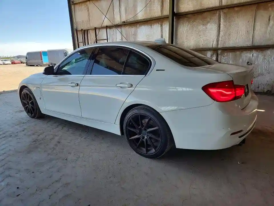 WBA8E1C52JA756813 2018 BMW 3 SERIES-1