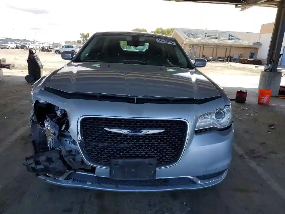 2C3CCAAG0KH601465 2019 CHRYSLER 300-4
