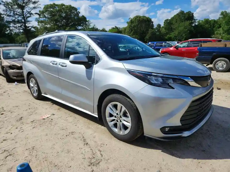 5TDJSKFC7SS224118 2025 TOYOTA SIENNA-3