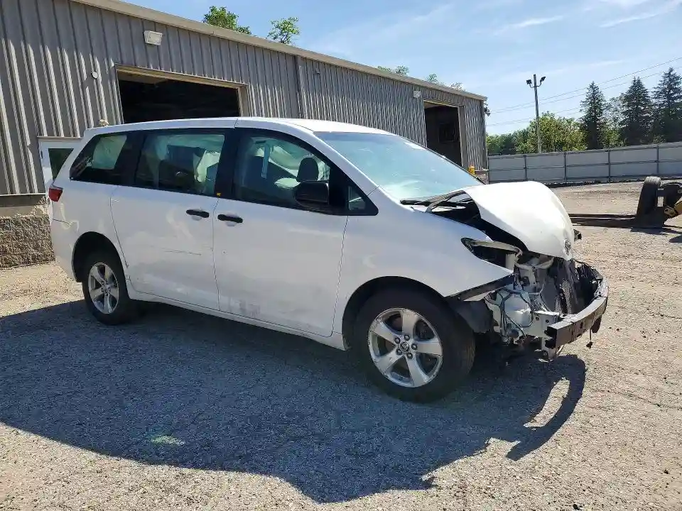 5TDZZ3DC9HS826826 2017 TOYOTA SIENNA L 7-3