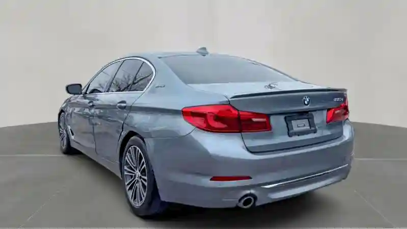 WBAJB1C56JB374403 2018 BMW 5 SERIES-2