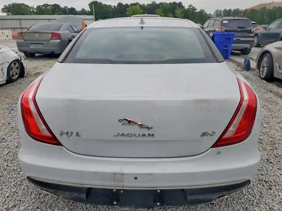 SAJWA2G74H8W10715 2017 JAGUAR XJ-5