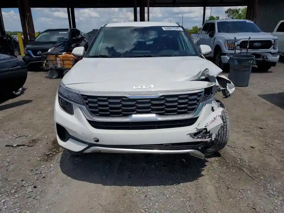 KNDEPCAA3P7390121 2023 KIA SELTOS-4