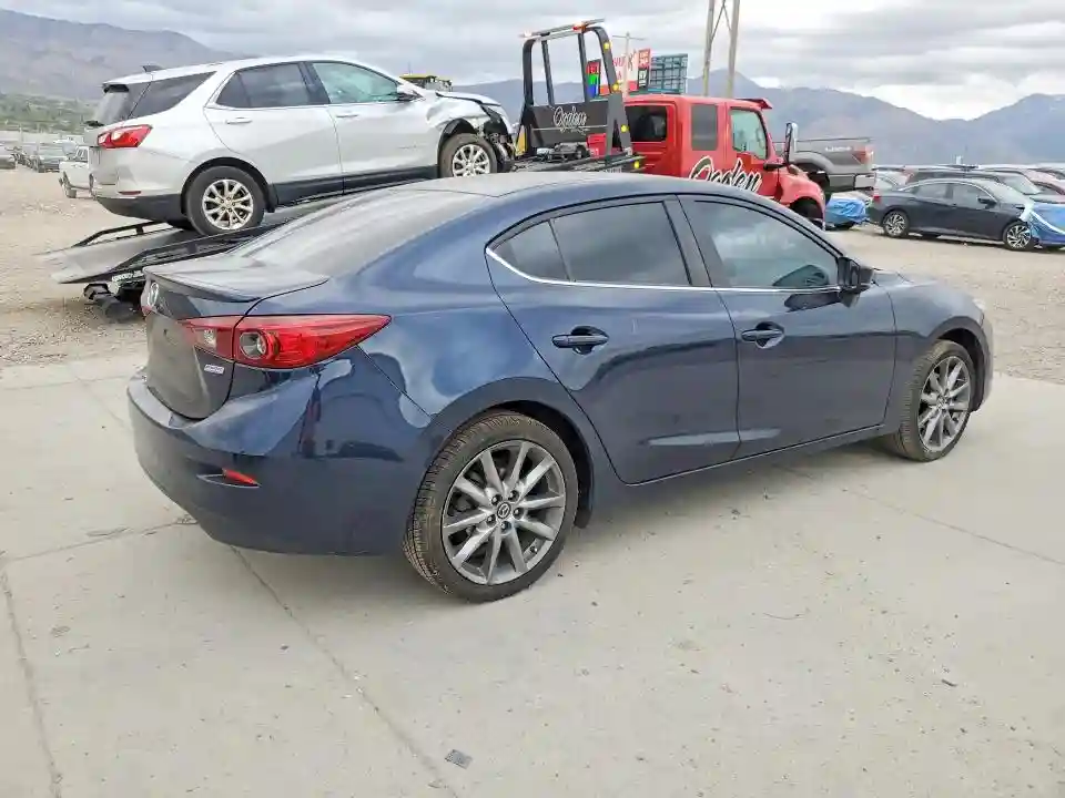 3MZBN1V37JM215129 2018 MAZDA 3-2