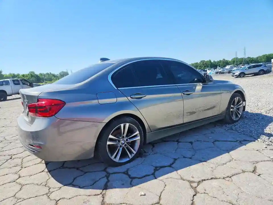WBA8B9G54JNU98918 2018 BMW 3 SERIES-2