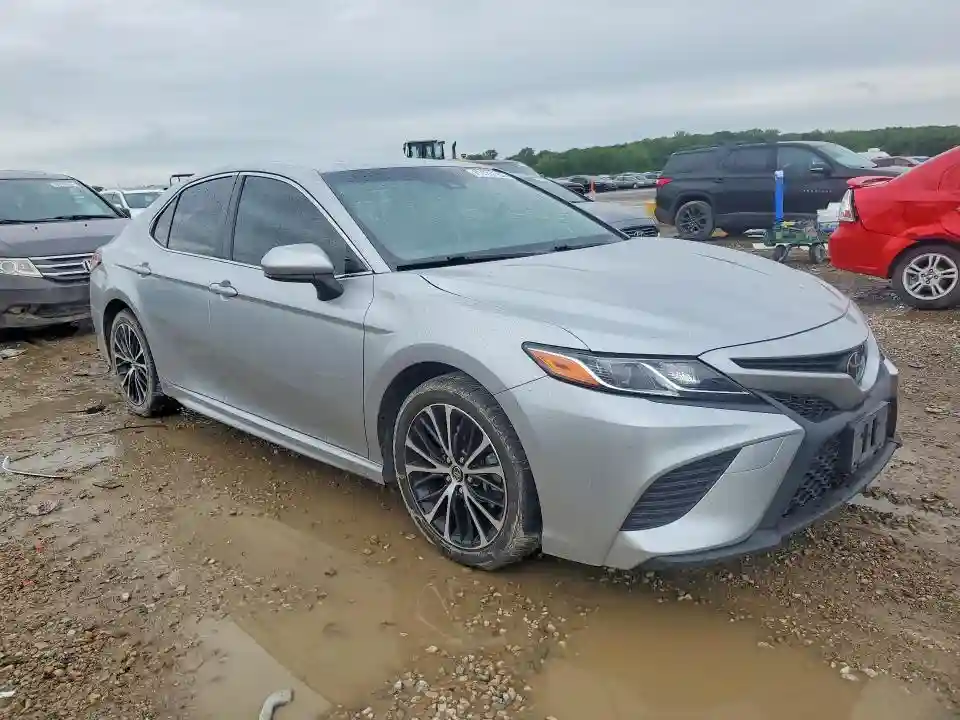JTNB11HK9J3016646 2018 TOYOTA CAMRY-3