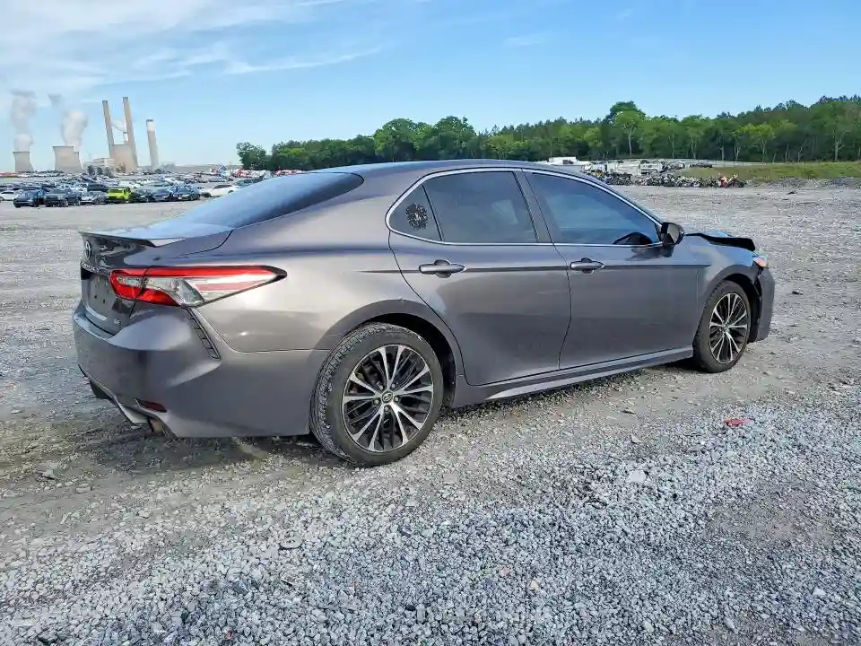 4T1B11HK3JU028561 2018 TOYOTA CAMRY-2
