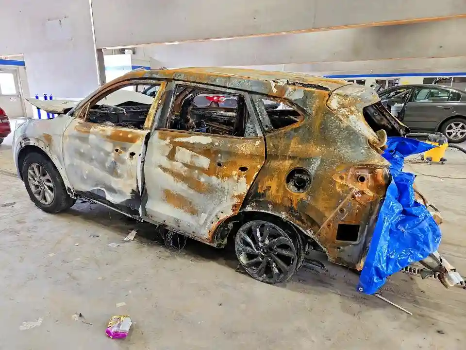 KM8J3CA43JU788308 2018 HYUNDAI TUCSON-1