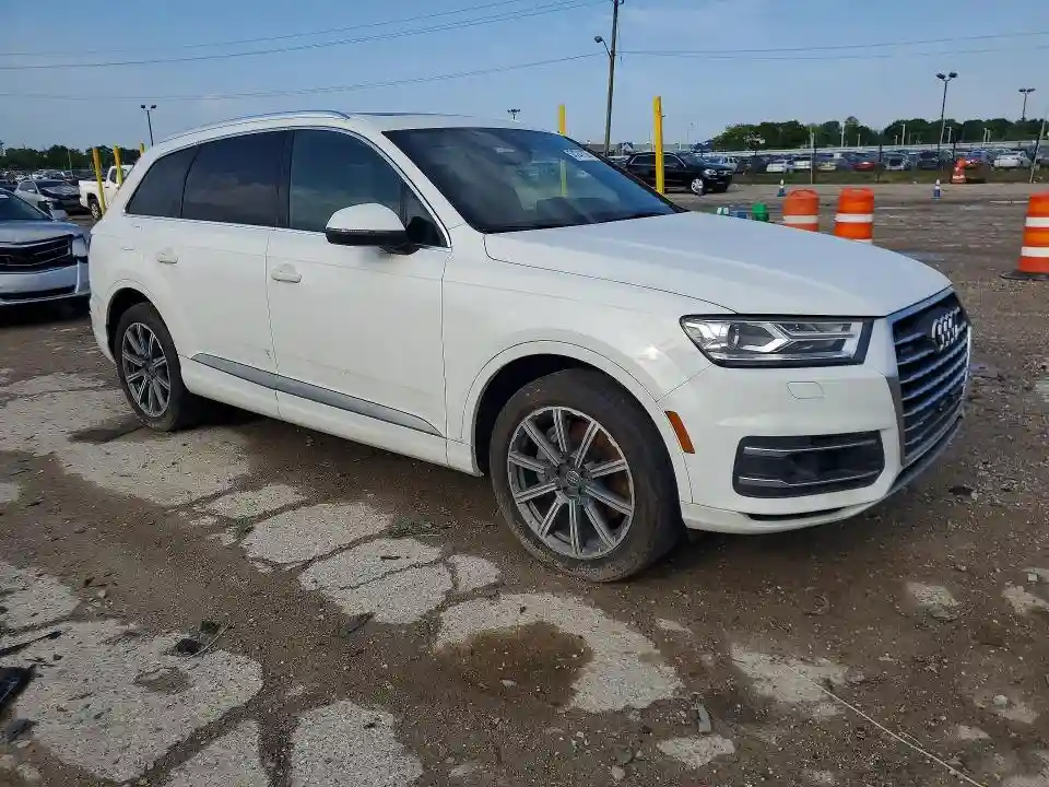 WA1LAAF76JD027261 2018 AUDI Q7-3