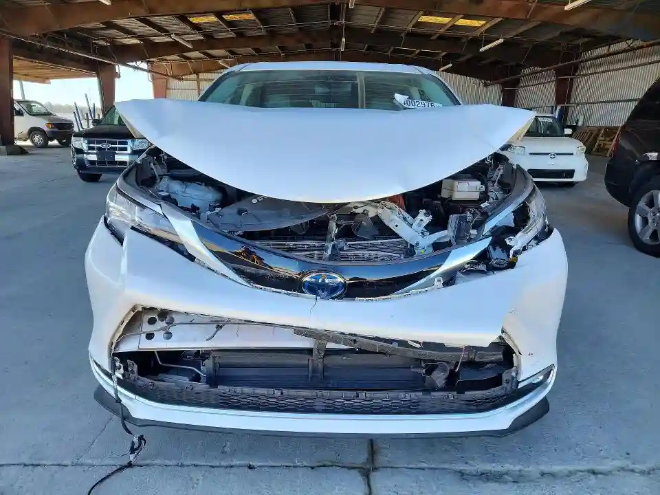 5TDZSKFC5RS150842 2024 TOYOTA SIENNA-4