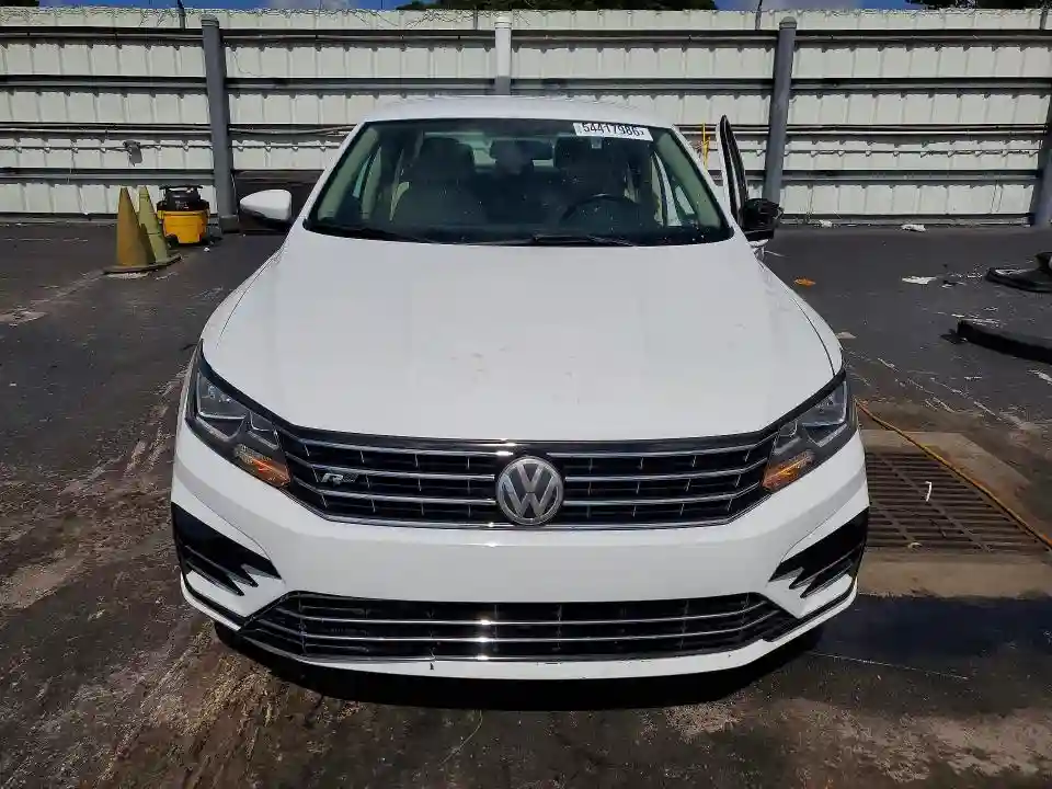 1VWDT7A34HC039255 2017 VOLKSWAGEN PASSAT-4