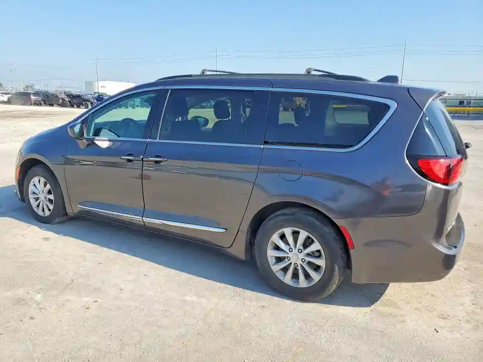 2C4RC1BG0HR757979 2017 CHRYSLER PACIFICA-1