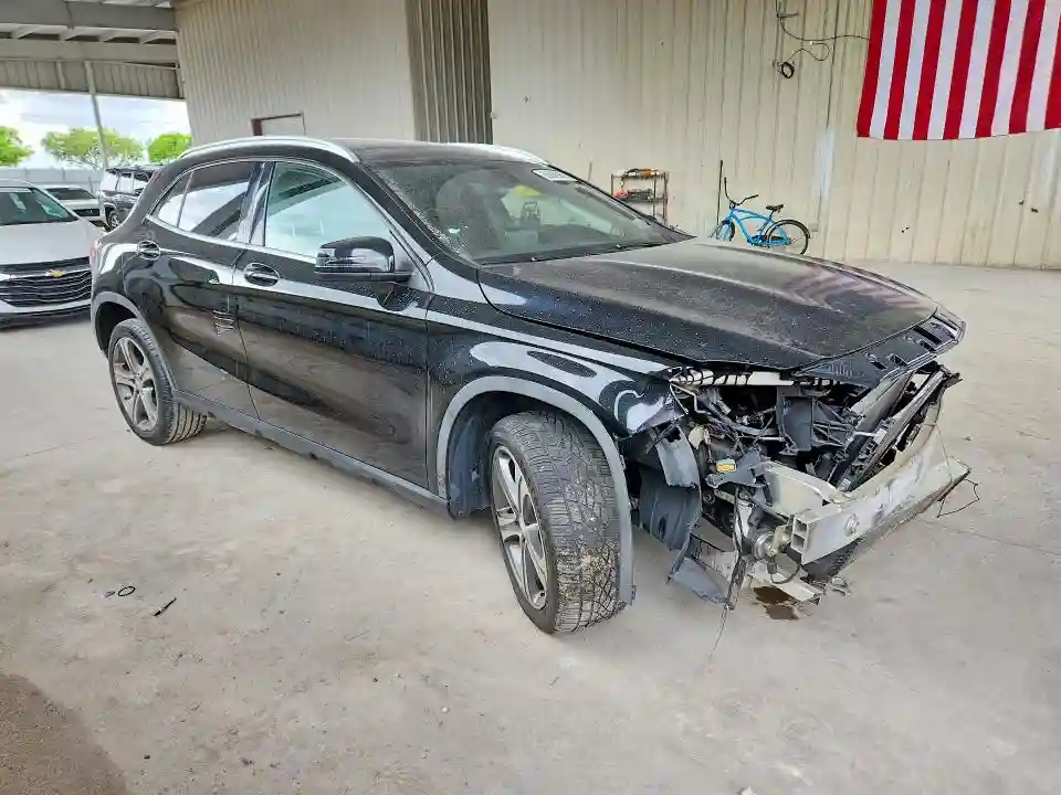 WDCTG4EB2JJ478517 2018 MERCEDES-BENZ GLA-CLASS-3
