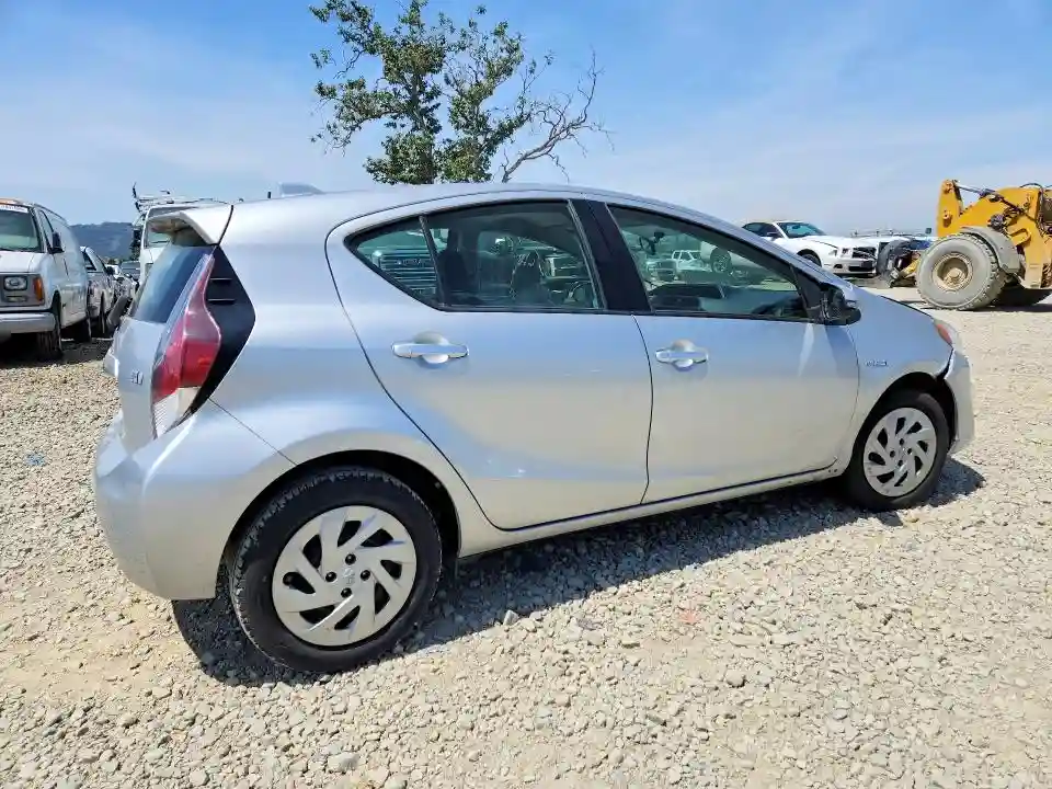 JTDKDTB33G1590592 2016 TOYOTA PRIUS C ON-2